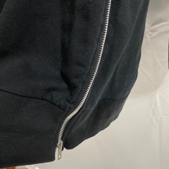 Black H & M Crewneck. - Picture 2 of 7